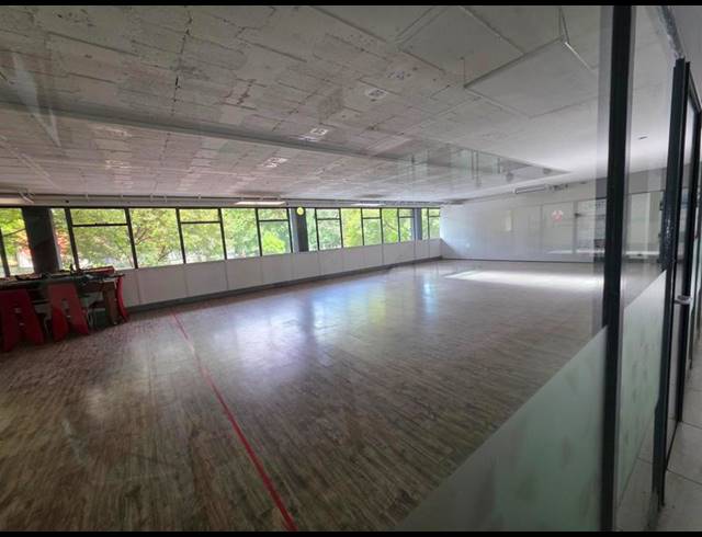 BUSINESS PROPERTY TO RENT IN LYNNWOOD GLEN